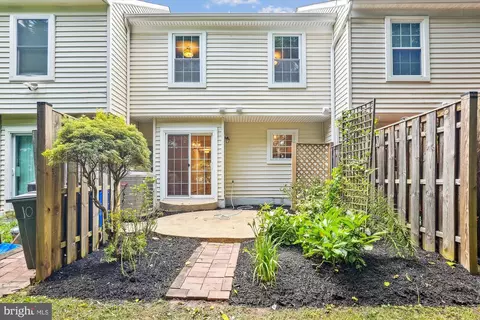 10 Suncroft Ct, Silver Spring, MD 20904 photo 2