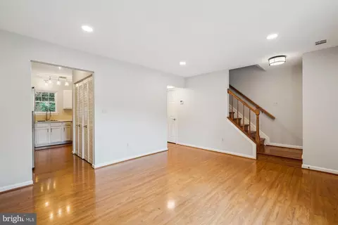 10 Suncroft Ct, Silver Spring, MD 20904 photo 6