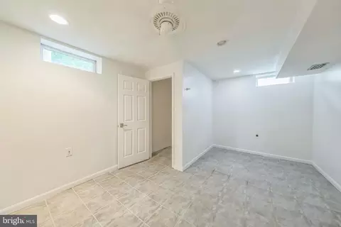 1305 Cavendish Dr, Silver Spring, MD 20905 photo 31