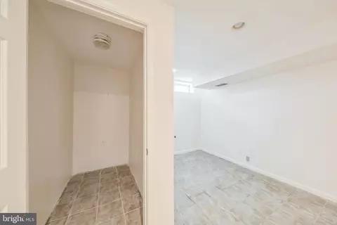 1305 Cavendish Dr, Silver Spring, MD 20905 photo 36