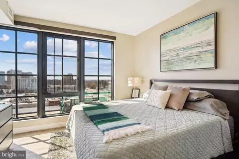 930 Rose Ave #1201, North Bethesda, MD 20852
