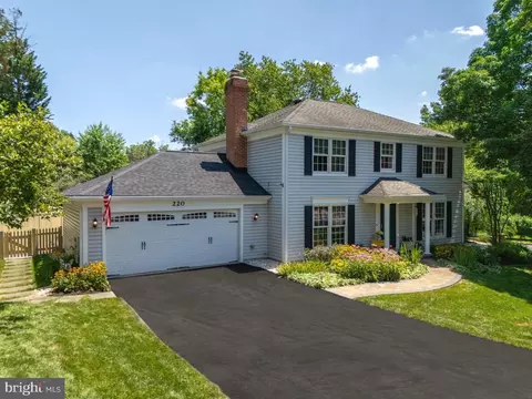 220 Rabbitt Rd, Gaithersburg, MD 20878