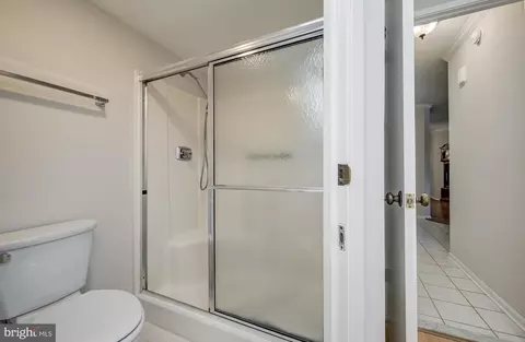 Bath - 15100 Interlachen Dr #4-207, Silver Spring, MD 20906 photo 1 of 2