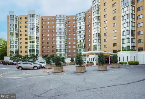 15100 Interlachen Dr #4-207, Silver Spring, MD 20906