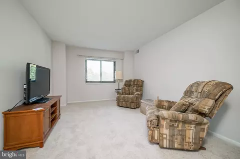 Living - 15100 Interlachen Dr #4-207, Silver Spring, MD 20906 photo 5 of 5