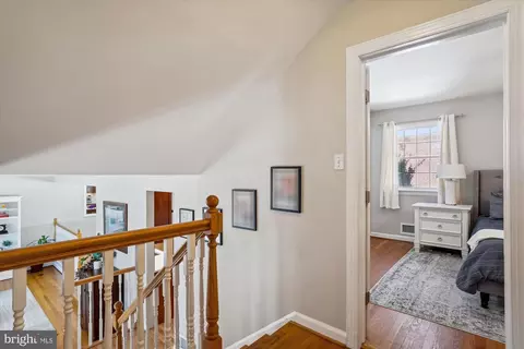 Entry Way - 210 Burnt Mills Ave, Silver Spring, MD 20901 photo 7 of 10