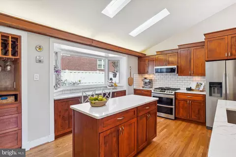 Kitchen - 210 Burnt Mills Ave, Silver Spring, MD 20901 photo 3 of 4