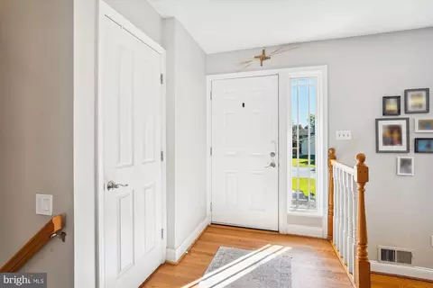 Entry Way - 210 Burnt Mills Ave, Silver Spring, MD 20901 photo 1 of 10