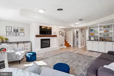 Living - 210 Burnt Mills Ave, Silver Spring, MD 20901 photo 1 of 2
