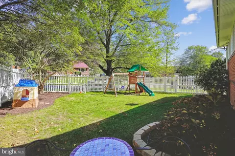 Exterior - 210 Burnt Mills Ave, Silver Spring, MD 20901 photo 4 of 21