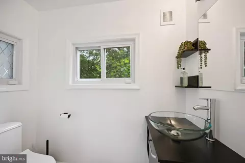 205 University Blvd W, Silver Spring, MD 20901 photo 20