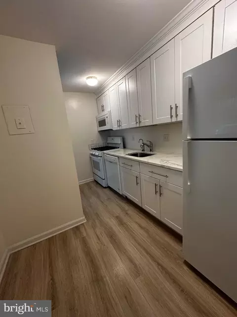 Kitchen - 3854 Bel Pre Rd #10, Silver Spring, MD 20906 photo 4 of 5