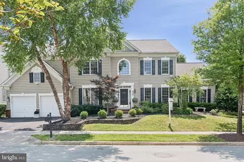 500 Peonies Ter, Rockville, MD 20850