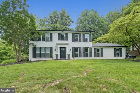 9621 Trailridge Ter, Potomac, MD 20854