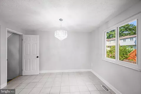 20 Farmcrest Ct, Silver Spring, MD 20905 photo 12