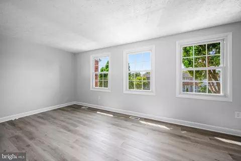 20 Farmcrest Ct, Silver Spring, MD 20905 photo 17