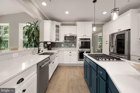 Kitchen - 15931 Woods Center Rd, Silver Spring, MD 20906 photo 3 of 6