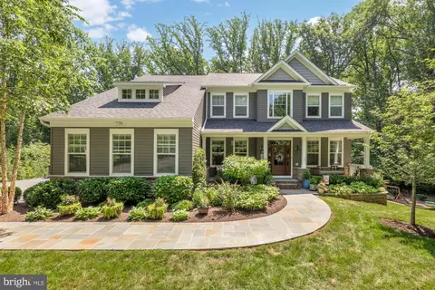 Exterior - 15931 Woods Center Rd, Silver Spring, MD 20906 photo 8 of 25