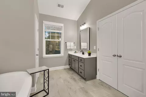 Entry Way - 15931 Woods Center Rd, Silver Spring, MD 20906 photo 10 of 13