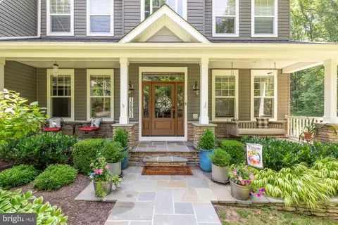 Exterior - 15931 Woods Center Rd, Silver Spring, MD 20906 photo 5 of 25