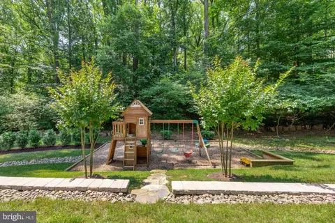 Exterior - 15931 Woods Center Rd, Silver Spring, MD 20906 photo 23 of 25
