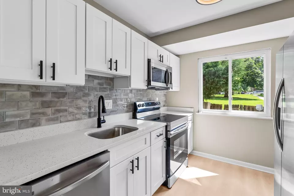 Kitchen - 9512 Tippett Ln, Montgomery Village, MD 20886 photo 4 of 4