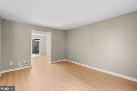 Living - 9512 Tippett Ln, Montgomery Village, MD 20886 photo 1 of 4