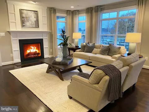Living - 17919 Elgin Rd, Poolesville, MD 20837 photo 1 of 2
