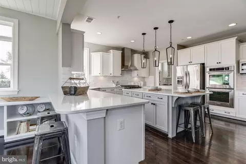 Kitchen - 17919 Elgin Rd, Poolesville, MD 20837 photo 3 of 4