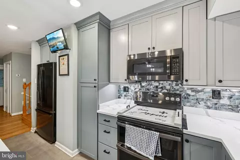 15142 Fairlawn Ave, Silver Spring, MD 20905 photo 3