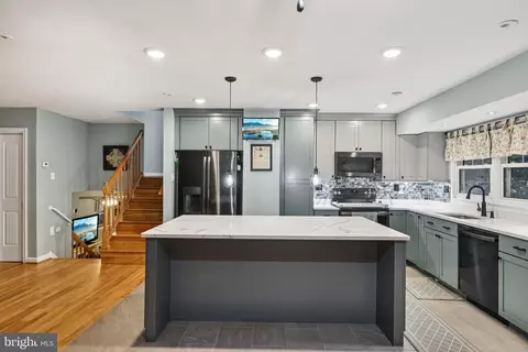 15142 Fairlawn Ave, Silver Spring, MD 20905 photo 4