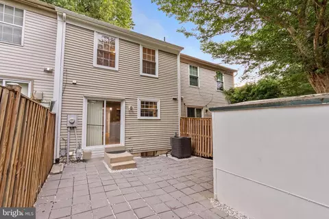 Exterior - 4 Habersham Ct, Silver Spring, MD 20906 photo 3 of 4