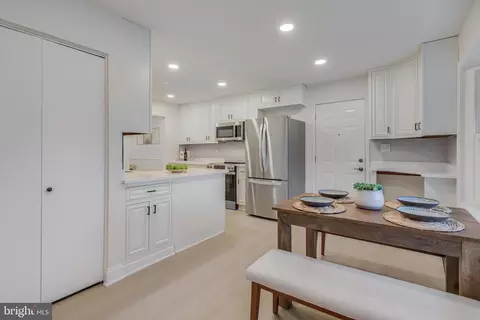 Entry Way - 1509 Leister Dr, Silver Spring, MD 20904 photo 3 of 4