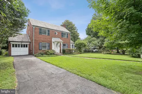 7201 Chestnut St, Chevy Chase, MD 20815