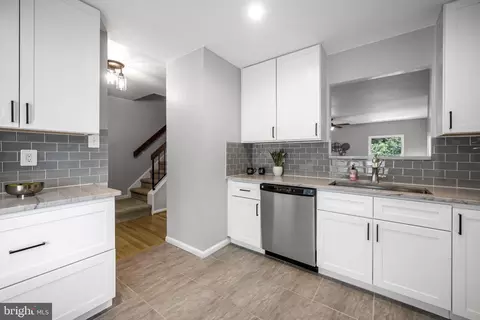 10373 Green Holly Ter, Silver Spring, MD 20902 photo 3