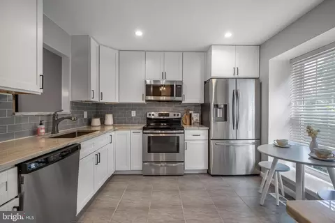 10373 Green Holly Ter, Silver Spring, MD 20902 photo 4