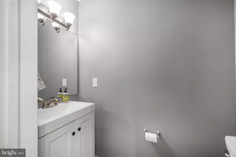 10373 Green Holly Ter, Silver Spring, MD 20902 photo 12