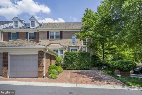 8013 Rising Ridge Rd, Bethesda, MD 20817