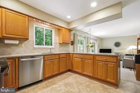 217 Pewter Ln, Silver Spring, MD 20905 photo 7
