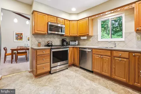 217 Pewter Ln, Silver Spring, MD 20905 photo 8