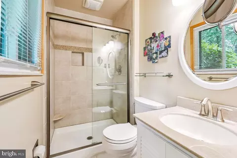 217 Pewter Ln, Silver Spring, MD 20905 photo 17