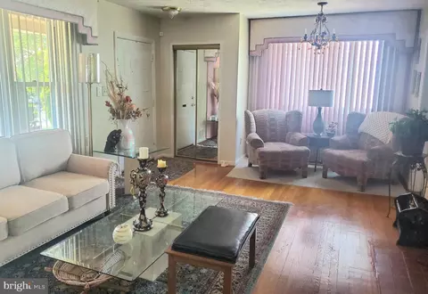 1514 Oakview Dr, Silver Spring, MD 20903 photo 3