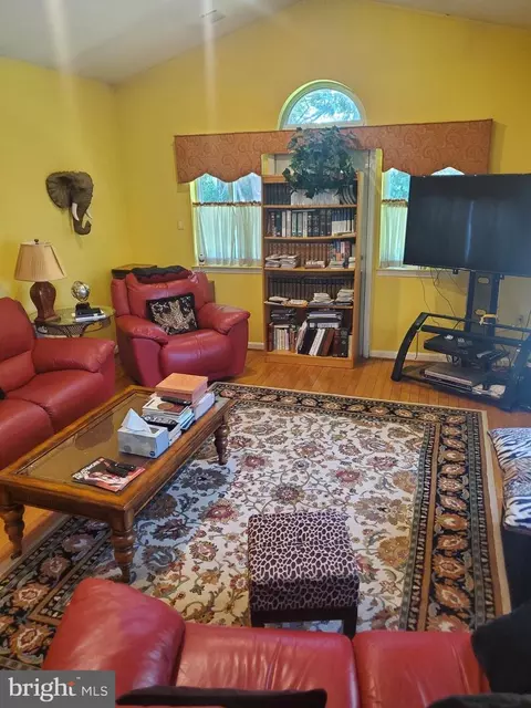 1514 Oakview Dr, Silver Spring, MD 20903 photo 8