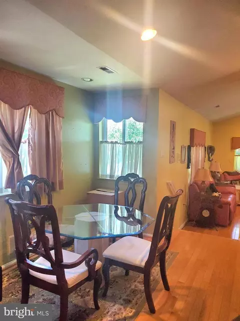 1514 Oakview Dr, Silver Spring, MD 20903 photo 6