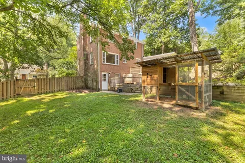 Exterior - 305 Hamilton Ave, Silver Spring, MD 20901 photo 5 of 7