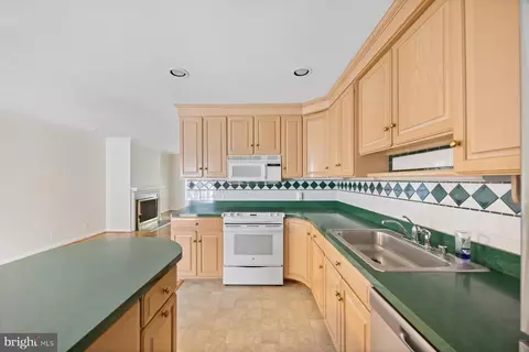14625 Deerhurst Ter #214-B, Silver Spring, MD 20906 photo 8