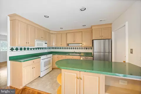 14625 Deerhurst Ter #214-B, Silver Spring, MD 20906 photo 6