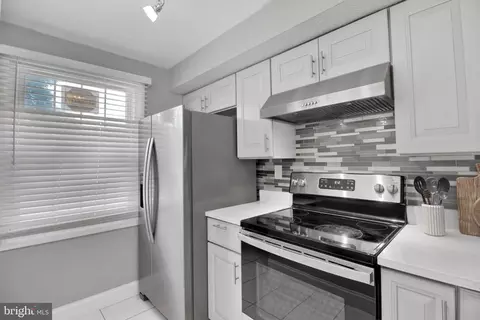 Kitchen - 1456 Farmcrest Way, Silver Spring, MD 20905 photo 2 of 3