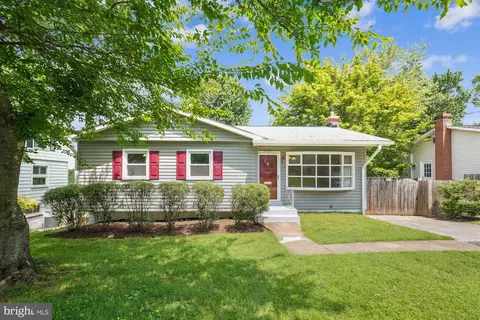 1030 Welsh Dr, Rockville, MD 20852