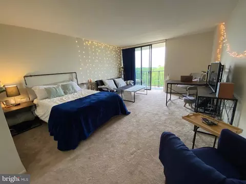 118 Monroe St #1011, Rockville, MD 20850